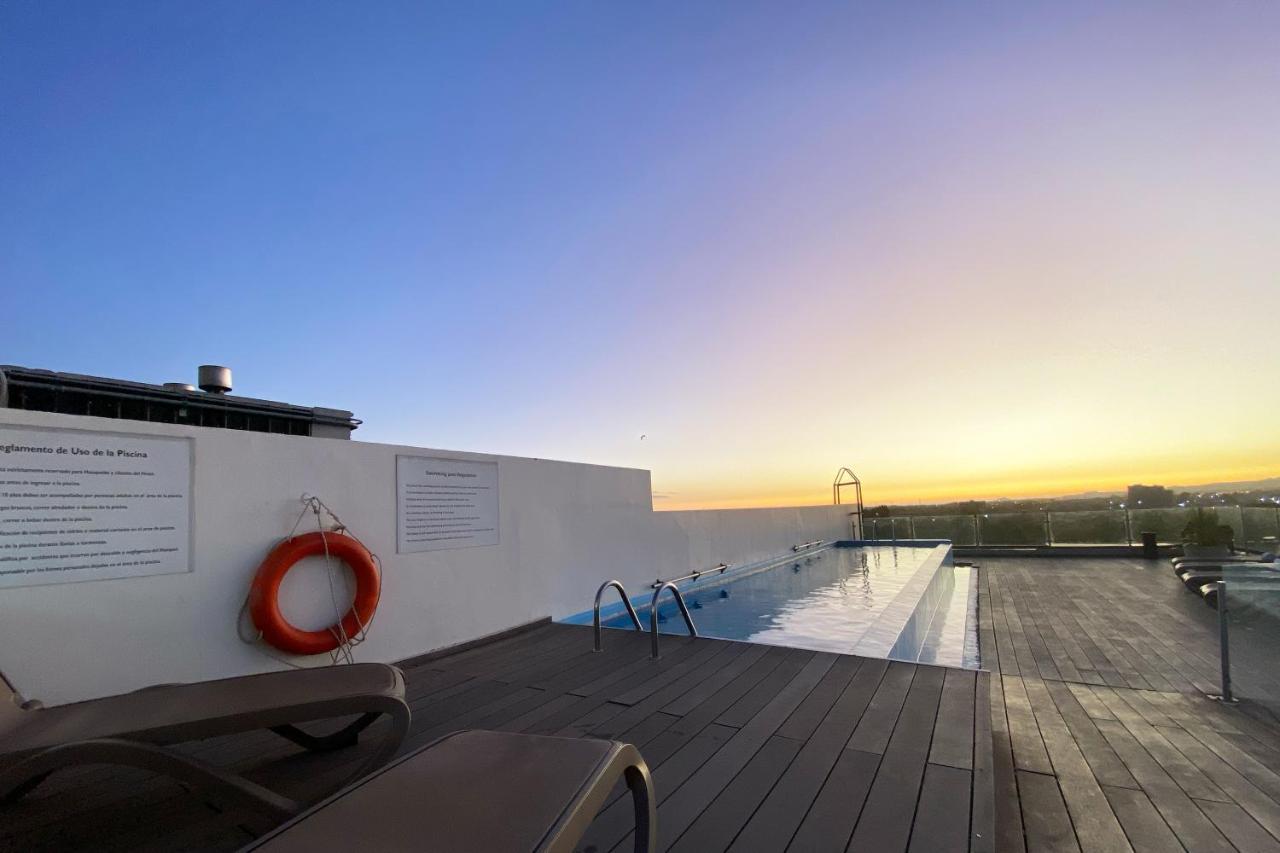 Wyndham Concepcion Pettra Hotel Ngoại thất bức ảnh Rooftop pool at the hotel