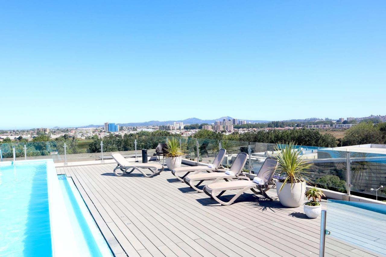 Wyndham Concepcion Pettra Hotel Ngoại thất bức ảnh Rooftop pool at the Hotel Indigo San Diego